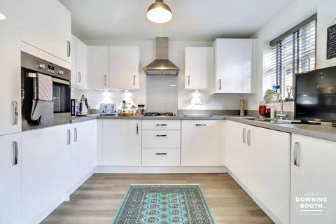 27 Wakelin Way, Lichfield, WS13 6UG