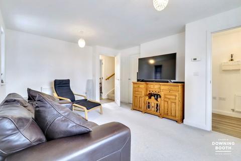 27 Wakelin Way, Lichfield, WS13 6UG