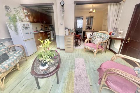 21 Clive Close, Potters Bar, EN6 2AD
