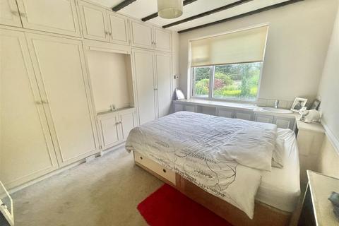 21 Clive Close, Potters Bar, EN6 2AD