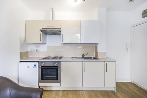 Studio to rent, Chichele Road London NW2