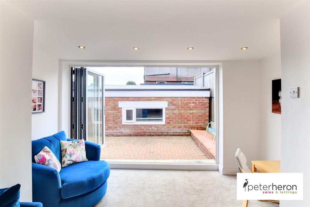 Open Plan Living/Sun Room