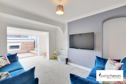 3 bedroom semi-detached house for sale, Hathaway Gardens, Barnes, Sunderland