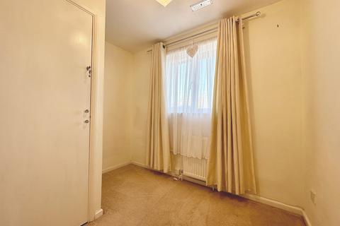 14 Blacklock, Chelmsford, CM2 6QL