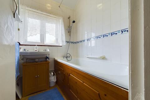 13 Perry Way, Aveley, South Ockendon, RM15 4RD