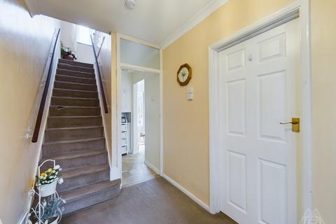 13 Perry Way, Aveley, South Ockendon, RM15 4RD