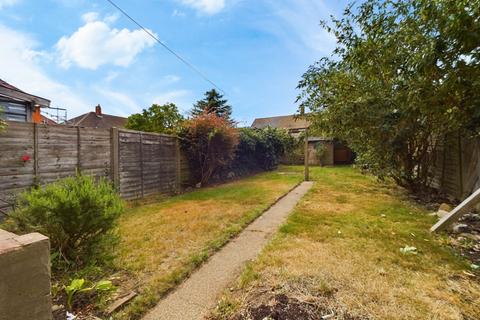 13 Perry Way, Aveley, South Ockendon, RM15 4RD