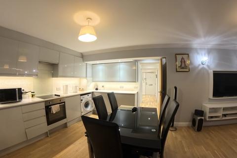 2 bedroom flat for sale, Navestock Cres, Woodford Green IG8