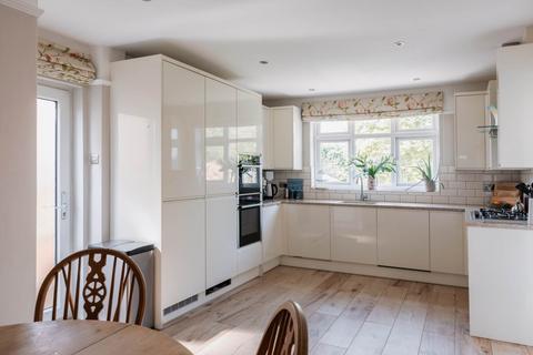 4 bedroom semi-detached house to rent, Water End Road, Berkhamsted HP4