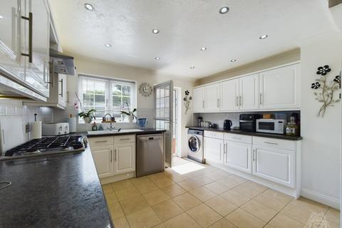 4 bedroom detached house for sale, Sycamore Way, South Ockendon, Essex, RM15