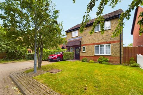 4 bedroom detached house for sale, Sycamore Way, South Ockendon, Essex, RM15