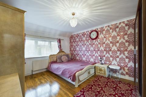 45 Callan Grove, South Ockendon, RM15 5PW