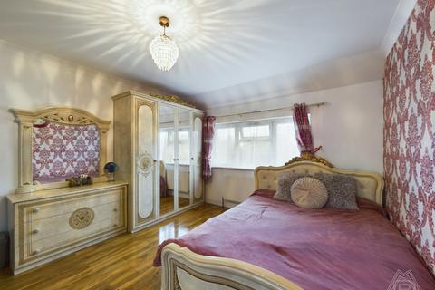 45 Callan Grove, South Ockendon, RM15 5PW