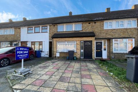 2 bedroom terraced house for sale, Usk Road, Aveley, South Ockendon, Essex, RM15