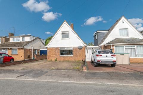 3 bedroom detached bungalow for sale, Meadow Close, Norwich