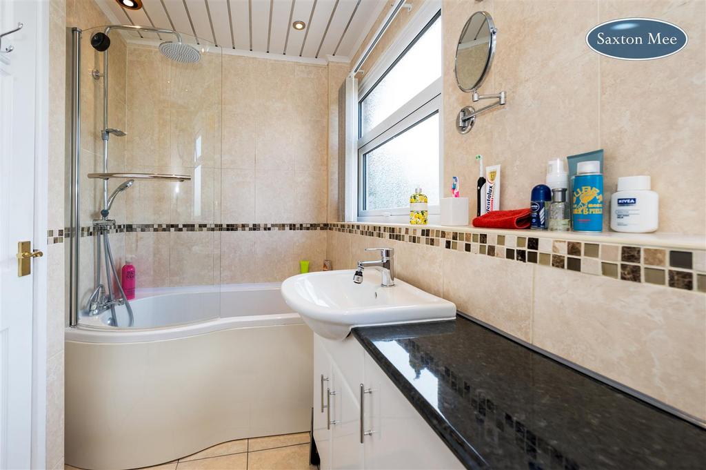Bathroom 5830.jpg