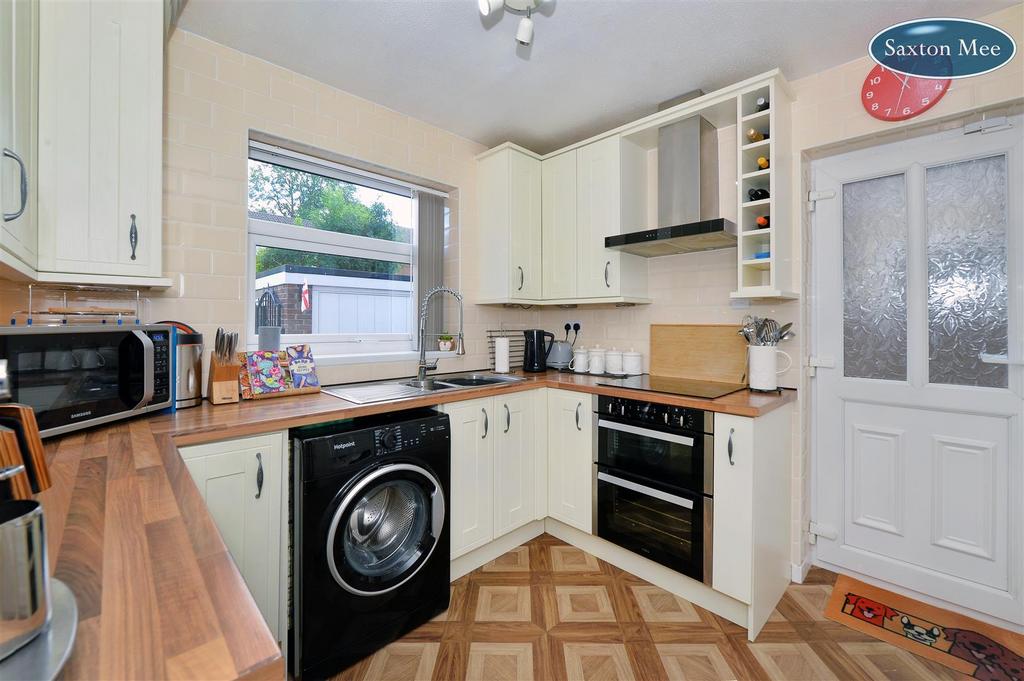 Kitchen 5728.jpg