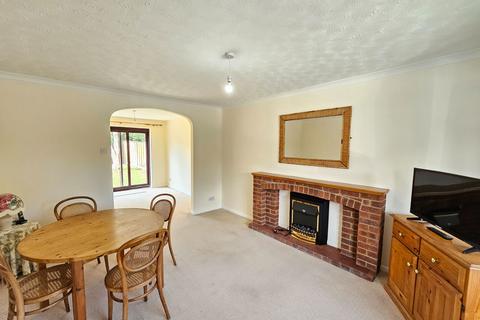 3 bedroom detached house to rent, North End Road, Yatton