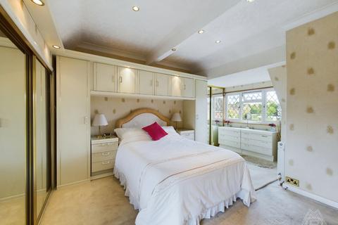 105 South Road, South Ockendon, RM15 6NR