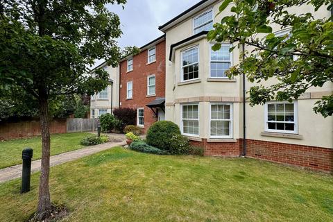 3 bedroom ground floor flat for sale, Donnington Elms, Oxford Road, Newbury RG14