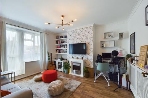 28 Galey Green, South Ockendon, RM15 5BP