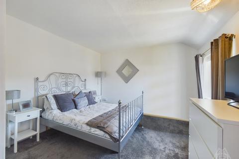 11 Gatehope Drive, South Ockendon, RM15 5HX