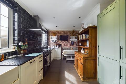 118 Hamble Lane, South Ockendon, RM15 5HP