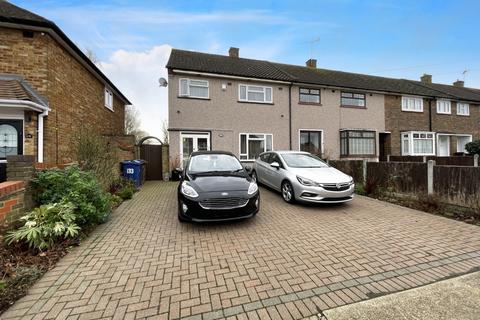 133 Usk Road, Aveley, South Ockendon, RM15 4NT
