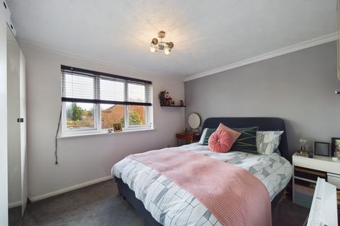 1 bedroom flat for sale, Elmdon Road, South Ockendon, Essex, RM15