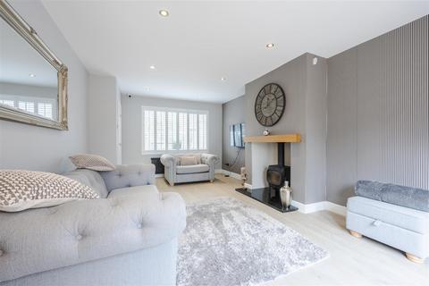16 Rivelin Crescent, Scunthorpe, DN16 2AL