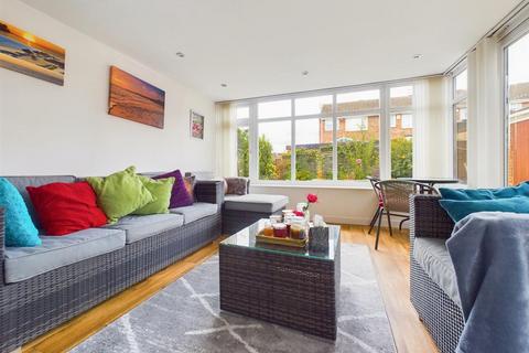 3 bedroom detached house for sale, Kenia Close, Carton, Nottingham