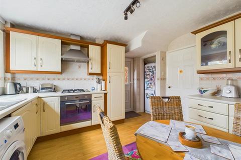 3 bedroom detached house for sale, Kenia Close, Carton, Nottingham