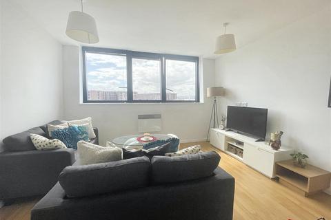 2 bedroom flat to rent, 11 Mann Island, Liverpool L3