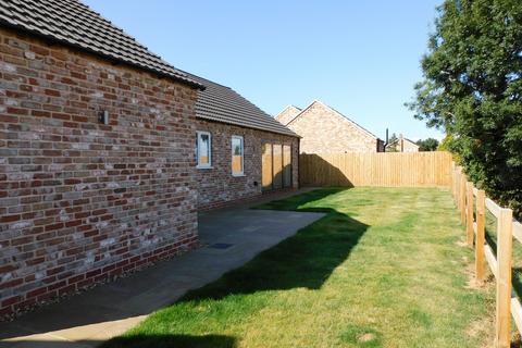 3 bedroom detached bungalow for sale, Orchard Close, Saracens Head