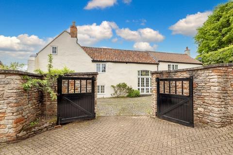 4 bedroom semi-detached house for sale, Central Wells