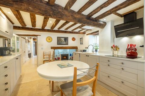 4 bedroom semi-detached house for sale, Central Wells