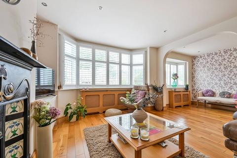 5 Fairford Gardens, Worcester Park, KT4 7BQ