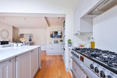 5 Fairford Gardens, Worcester Park, KT4 7BQ