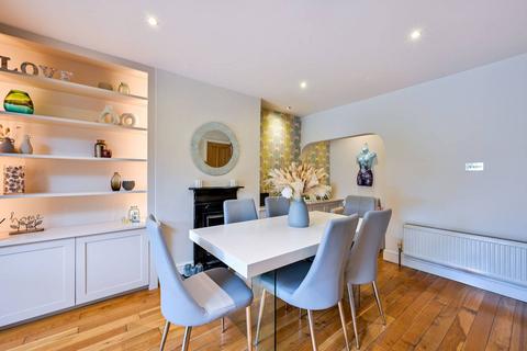 5 Fairford Gardens, Worcester Park, KT4 7BQ