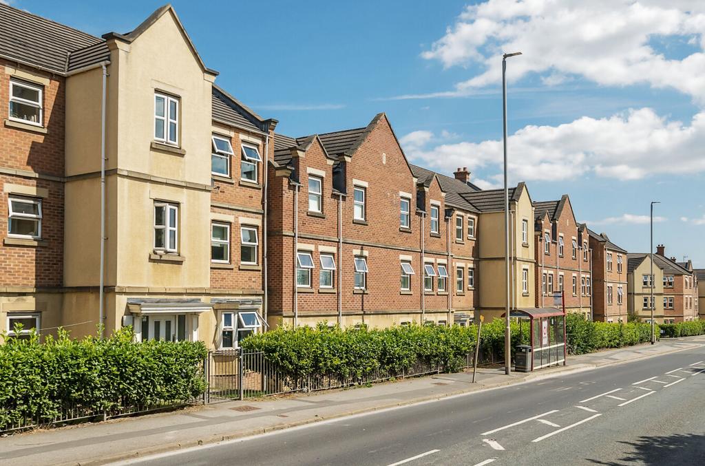 Whitehall Road, Leeds, West... 2 bed flat for sale - £100,000