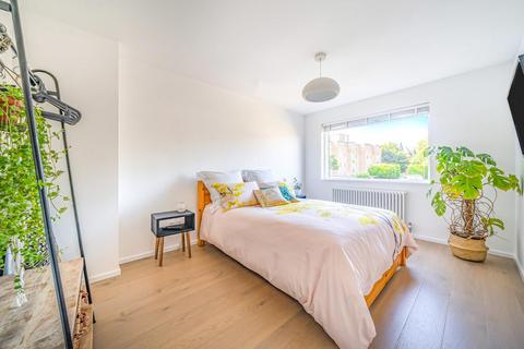 2 Stambourne Way, London, SE19 2PY
