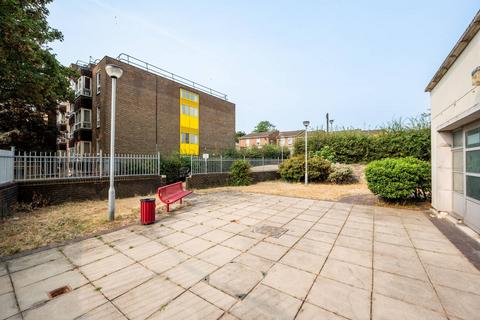 1 bedroom flat for sale, Claymill House, Woolwich, London, SE18