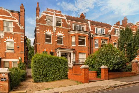 3 bedroom flat for sale, Langland Gardens, Hampstead, London, NW3