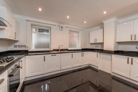 3 bedroom flat for sale, Langland Gardens, Hampstead, London, NW3