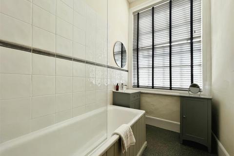 2 bedroom apartment for sale, Ranelagh Terrace, Leamington Spa