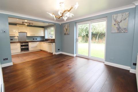 4 bedroom detached house for sale, Walton Road, Middleton, Milton Keynes