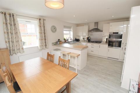 4 bedroom detached house for sale, Magnus Grove, Fairfields, Milton Keynes