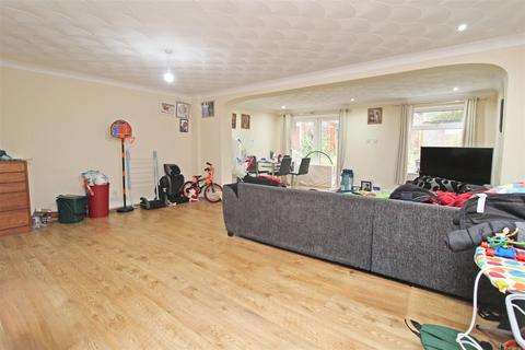 3 bedroom terraced house for sale, Turnmill Avenue, Springfield, Milton Keynes