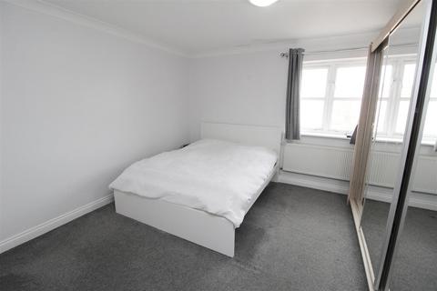 44 Darwin Close, Medbourne, Milton Keynes, MK5 6FF