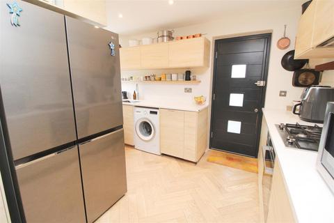 10 Ashfield, Stantonbury, Milton Keynes, MK14 6AU